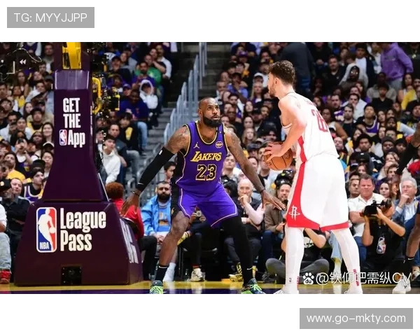 里夫斯带队出色表现 詹姆斯缺阵期间场均34+5+10 里夫斯带队出色表现 詹姆斯缺阵期间场均34+5+10